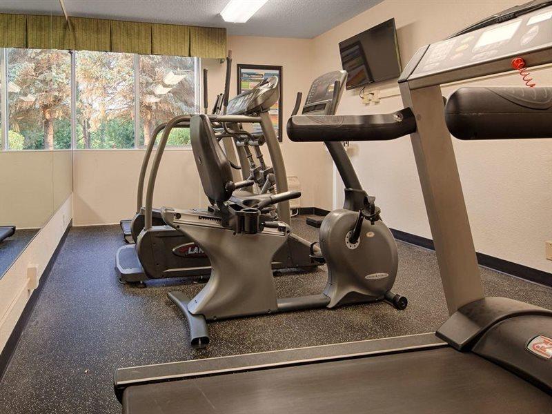 Baymont Inn & Suites Marietta Bagian luar foto