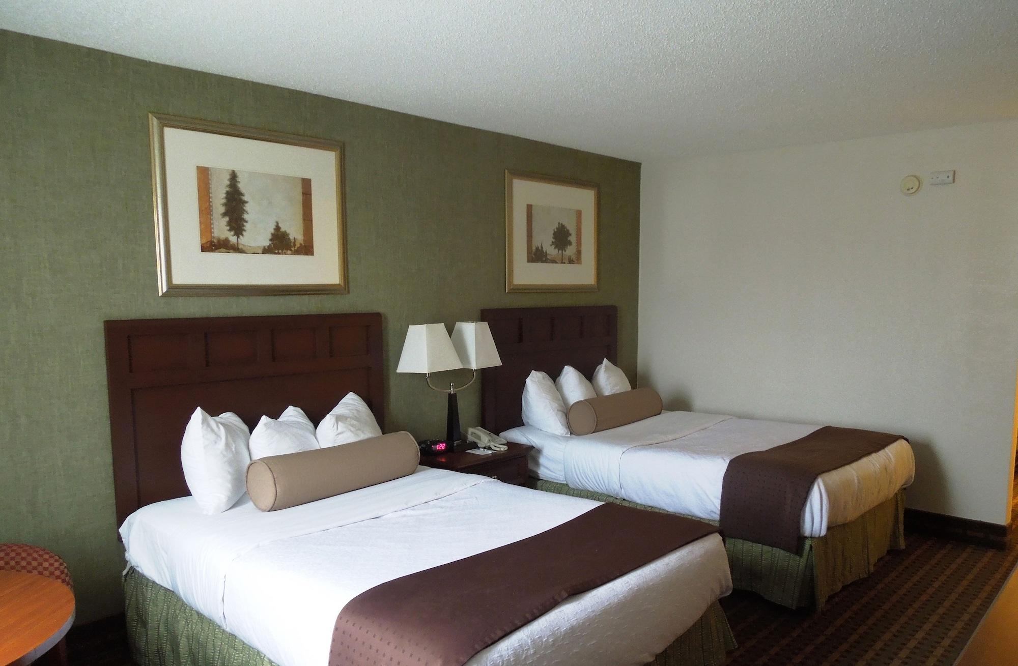 Baymont Inn & Suites Marietta Bagian luar foto