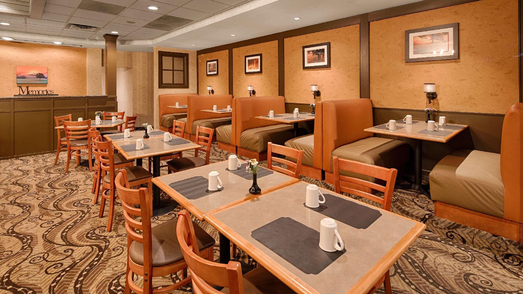 Baymont Inn & Suites Marietta Bagian luar foto