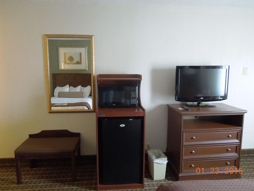 Baymont Inn & Suites Marietta Bagian luar foto