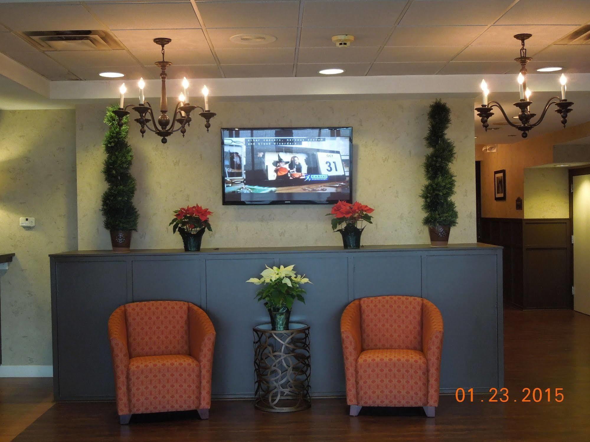 Baymont Inn & Suites Marietta Bagian luar foto