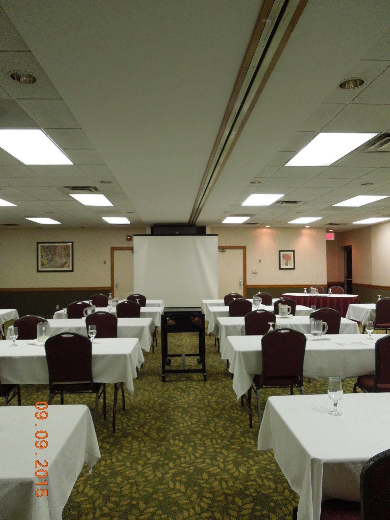 Baymont Inn & Suites Marietta Bagian luar foto