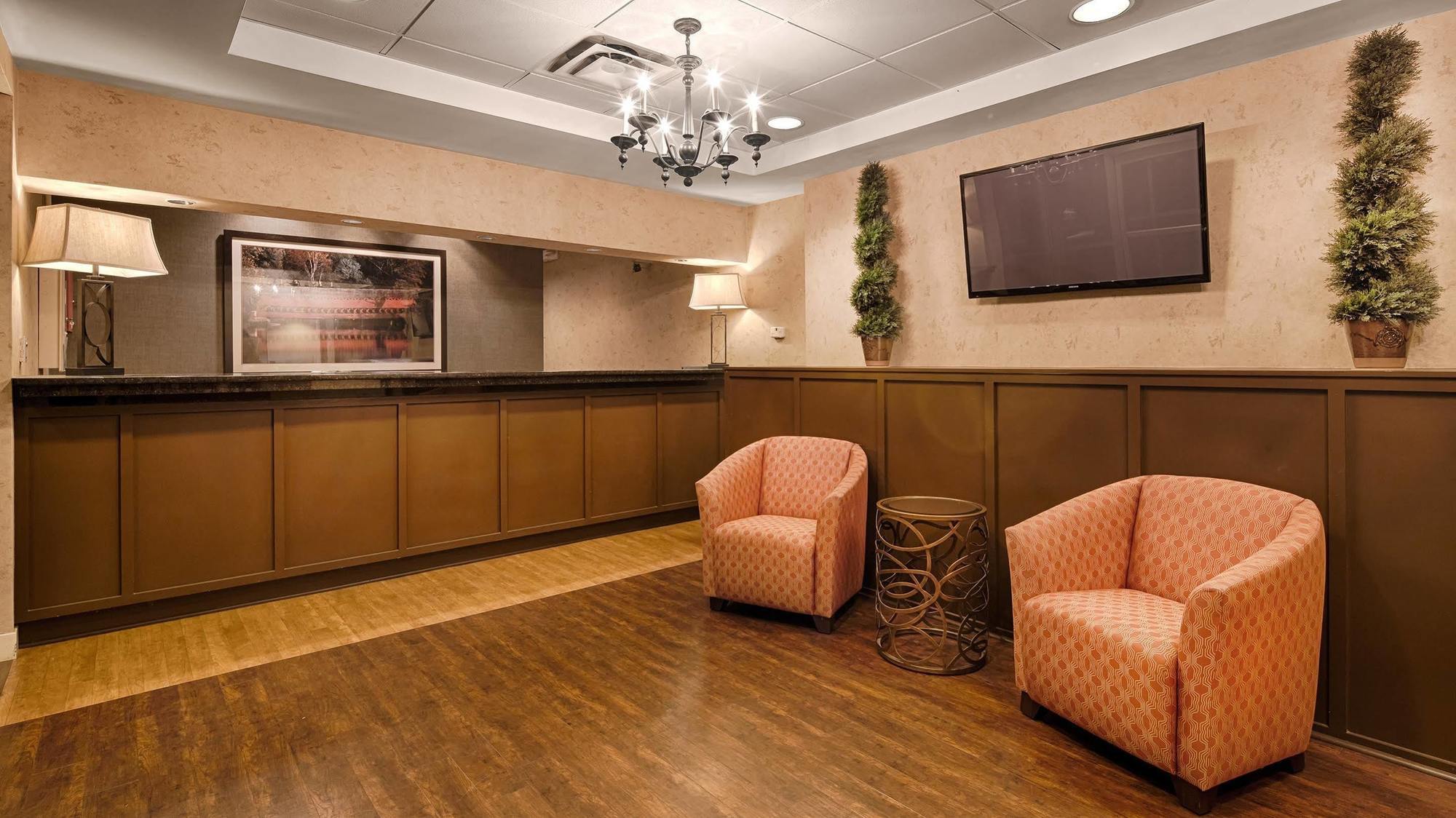 Baymont Inn & Suites Marietta Bagian luar foto